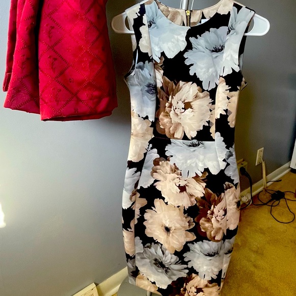 COPY - Calvin Klein floral dress - Picture 2 of 4